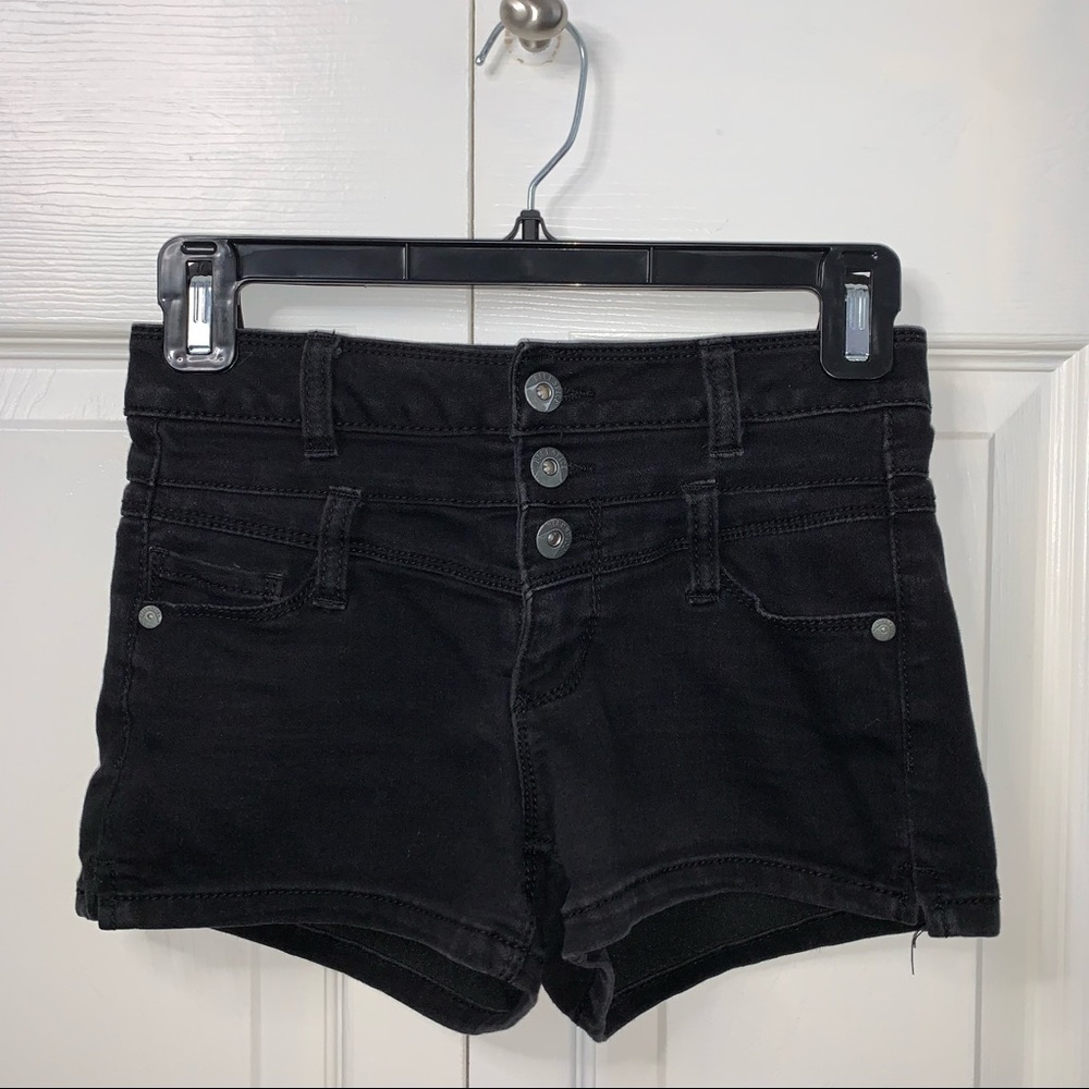BLUE SPICE BLACK JEAN SHORTS SIZE 0 (22/23 inch waist)